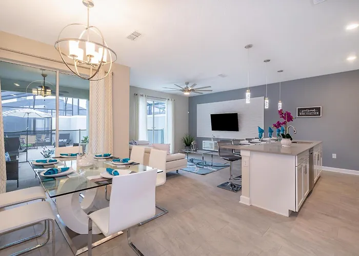 4819Ja Townhouse 4 Bedrooms & 3 Bathrooms + Pool