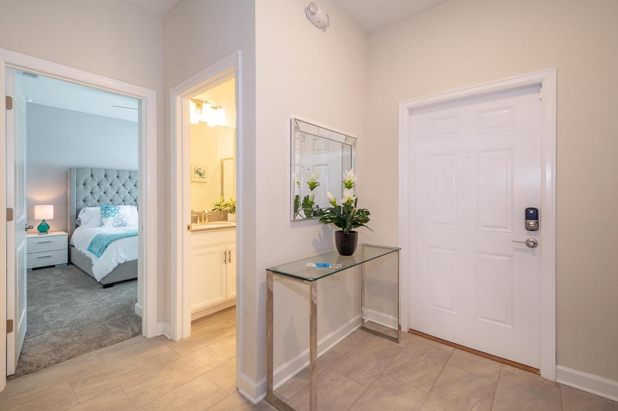 4819ja Townhouse 4 Bedrooms & 3 Bathrooms + Pool *
